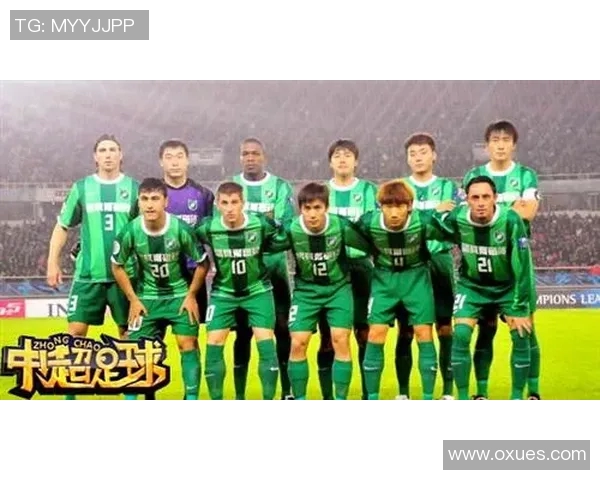 体院足球明星友谊赛激情对决展现青春风采与团队精神